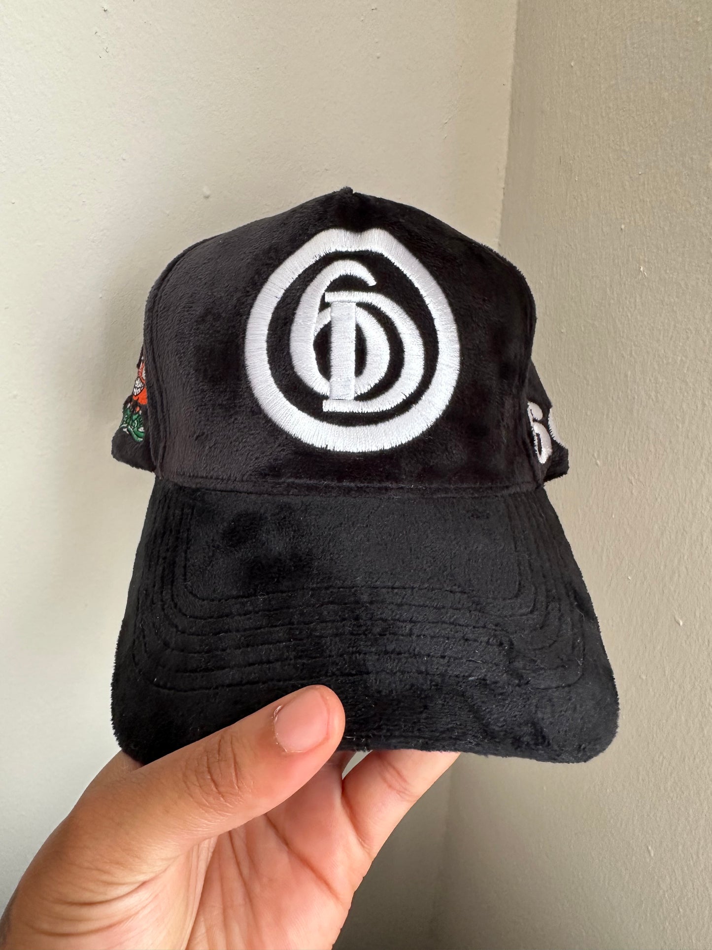 BLACK LUXURY TRUCKER HAT